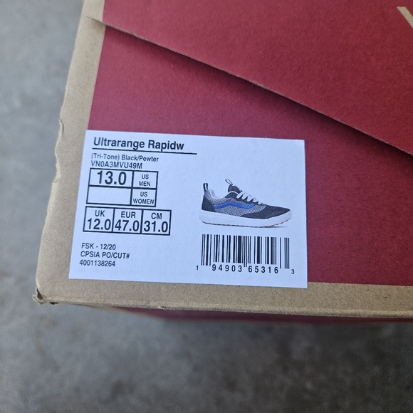NWT Vans Ultrarange Rapidweld Shoes - Picture 9 of 9